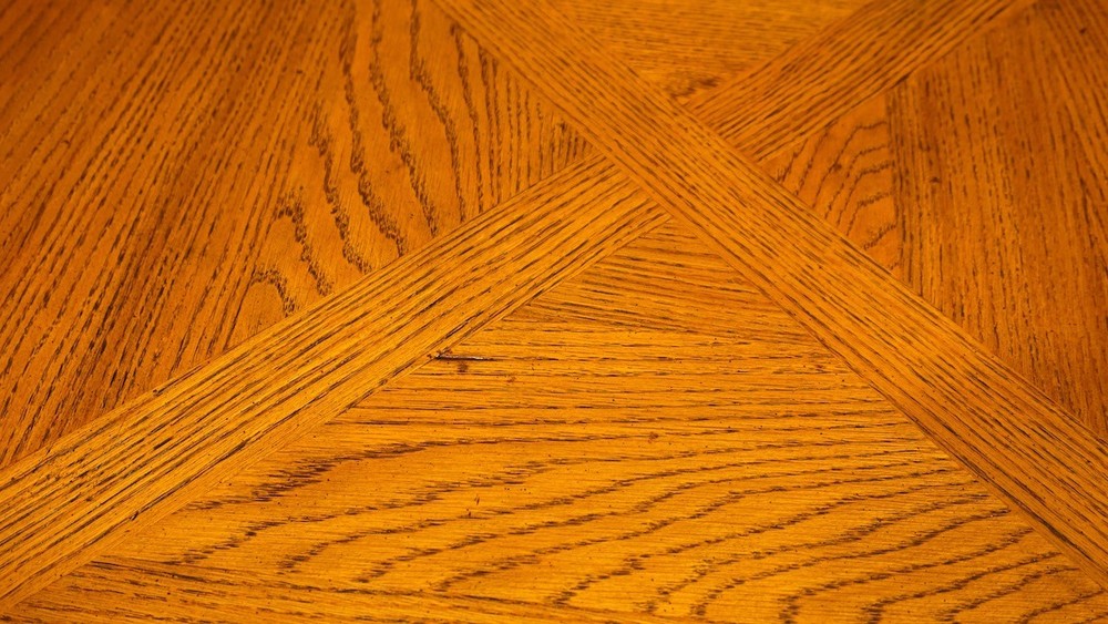 Beautiful 54" Round transitional Oak pedestal dining Kitchen table