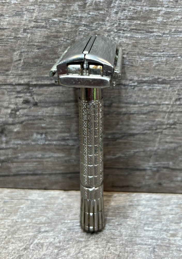 Vintage Gillette Flare Tip Super Speed Safety Razor - Date Code E1 1959