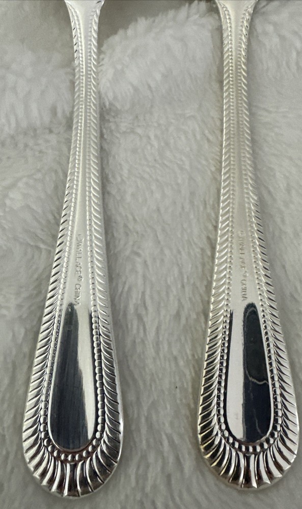 2 WALLACE Wickham Deep Silverplate Dinner Spoon Tablespoon Flatware Fan Bead 7.5