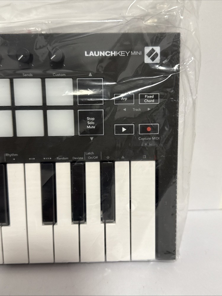 Novation Launchkey Mini Mk3 25 Mini-key Midi Keyboard Controller/Read