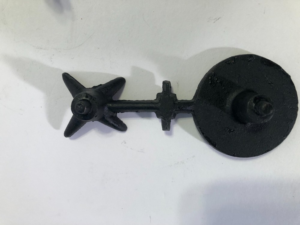 Vintage miniature cast iron scale with 4 weights