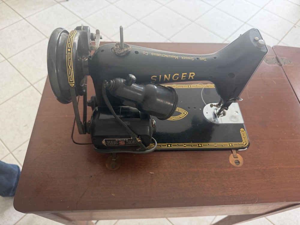 1954 Singer sewing machine