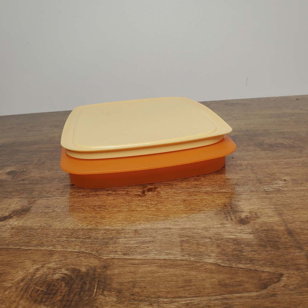 Tupperware # 6820 Snack Bar Keeper Orange Granola Bar Maker
