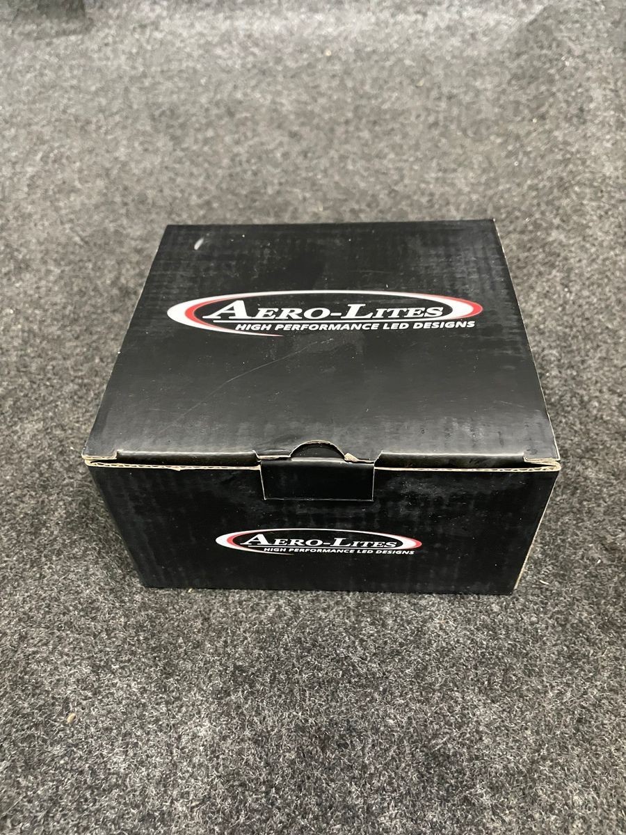 AERO-LITES ULTRA X Series - PAR36 LED Taxi / Flood Beam AL-3615X-F*