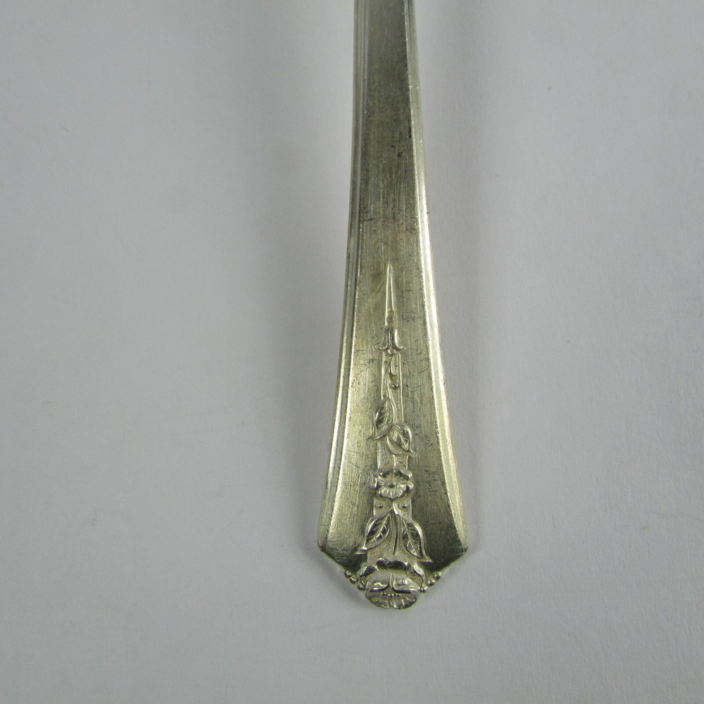 Holmes & Edwards Spring Garden Serving Spoon Silverplate 1949Flatware Glossy