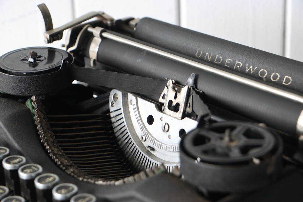 Antique Underwood Portable Typewriter - Excellent Working Condition!