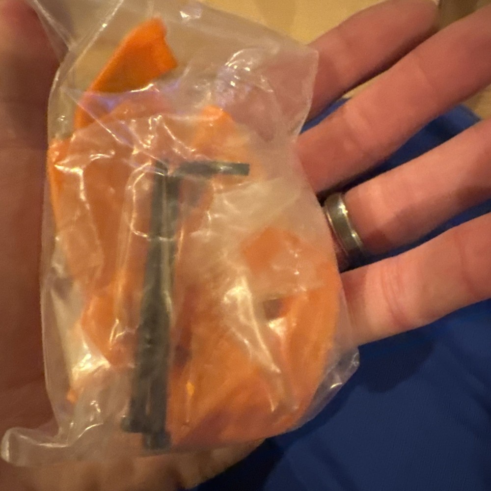 Virtue VIO Contour Hinge Lock Orange