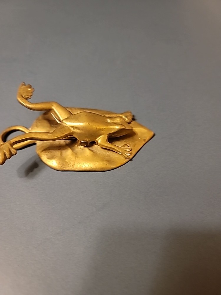 Vtg Solid Brass Leaping FROG LILY PAD Wall Note Clip Spring Action High Detail