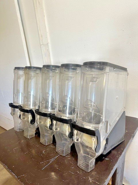 LOT OF 5 TRADE FIXTURES 618/624 COMMERCIAL BULK FOOD GRAVITY BIN DISPENSERS