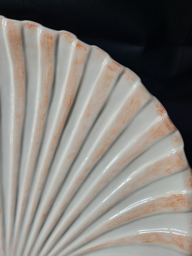 Boston Warehouse Pink Clam Shell Tray