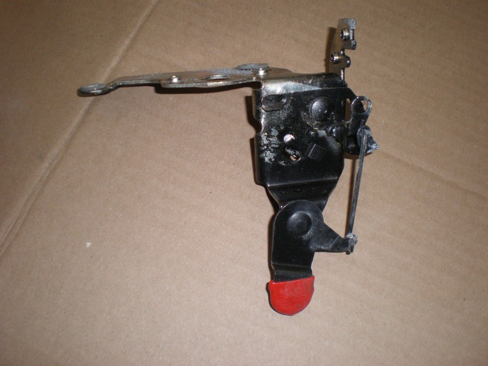 OEM  BRIGGS & STRATTON QUANTUM CONTROL BRACKET 690839 power washers, chippers