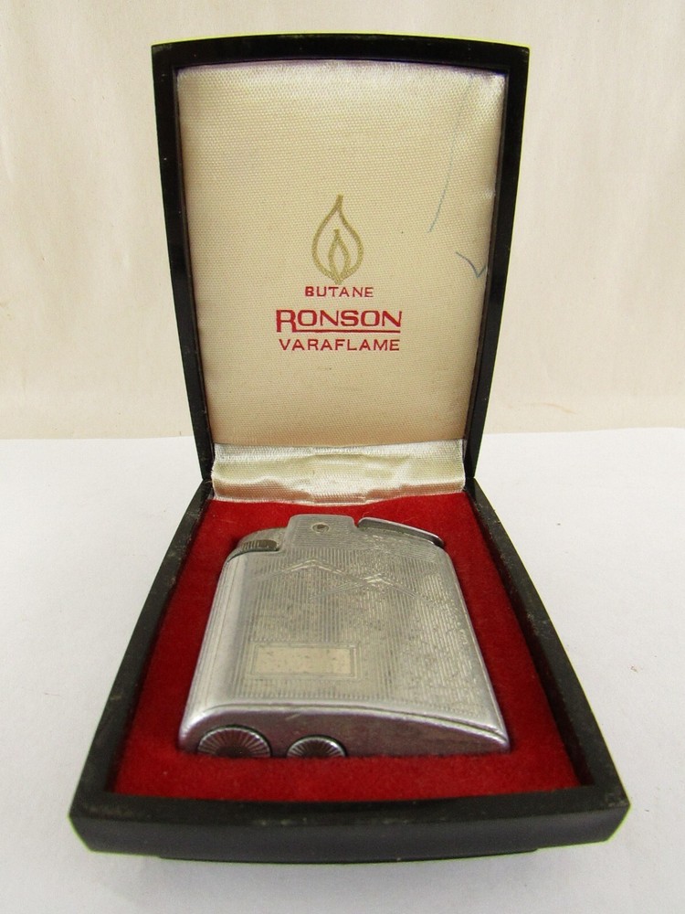 Vintage Ronson  Lighter In Case