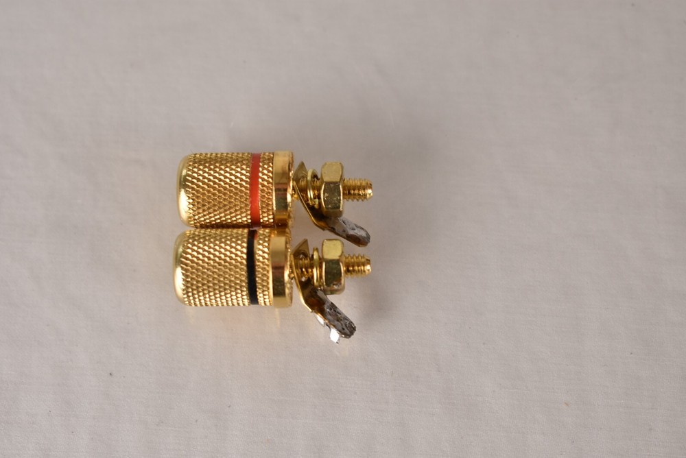 Single Pinnacle Binding Post(Red or Black) -READ-