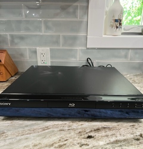 Sony Blu-Ray Disc Player Model BDP - S301 Tested Working No Remote