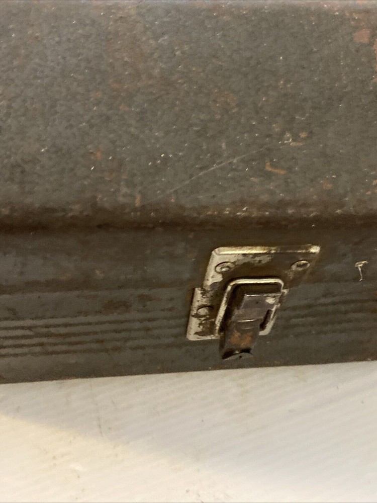 Antique Metal Toolbox/Tacklebox