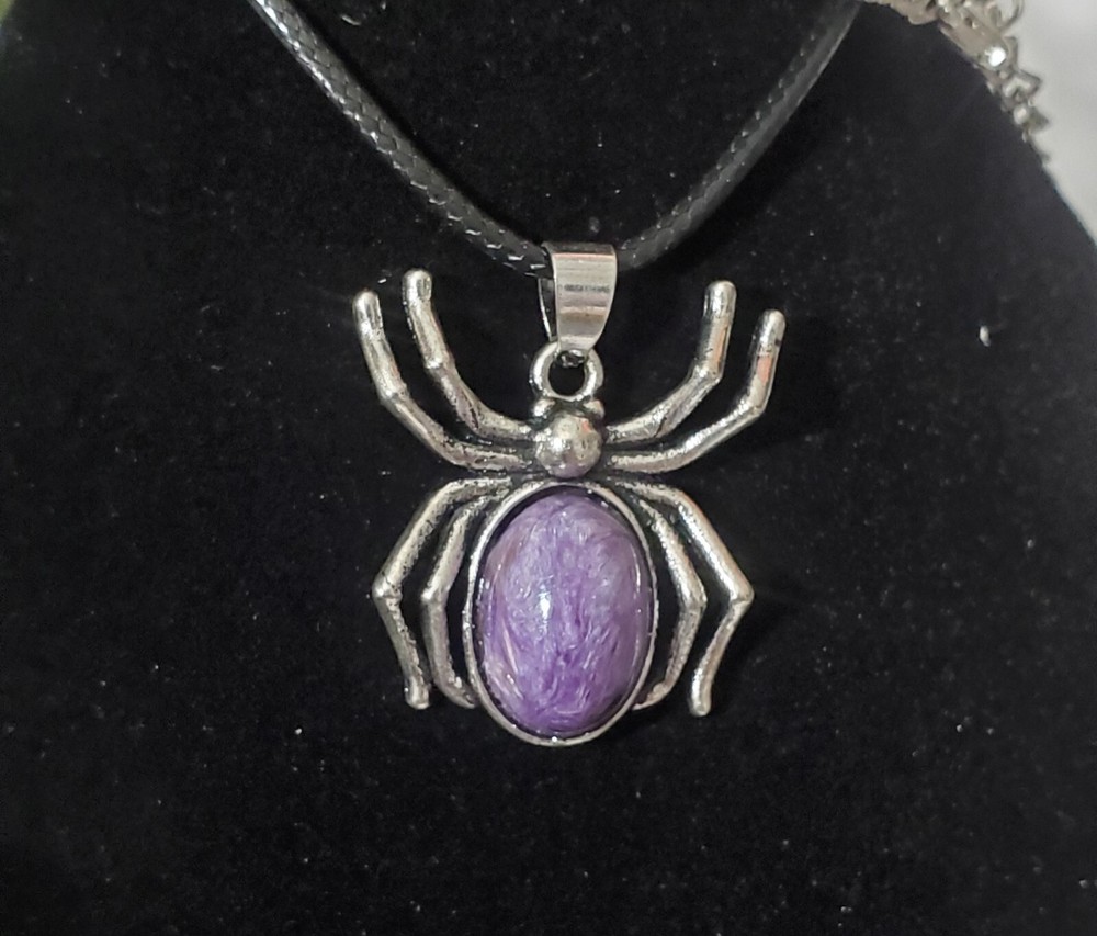 Spider Pendant Chorite