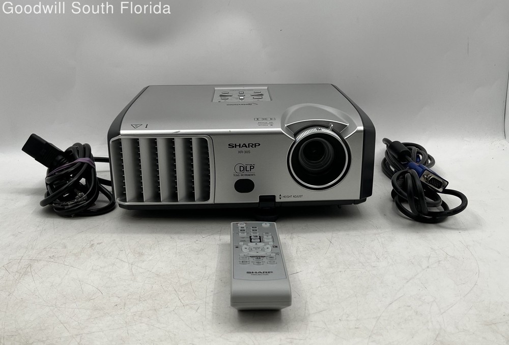 Sharp XR-30S Silver Note Vision DLP SVGA Projector With Case Not Tested