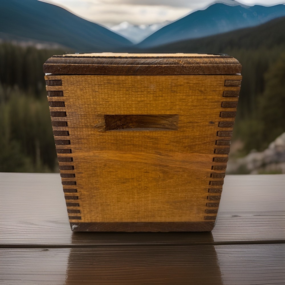 🦌 **Handcrafted Solid Wood Stash Box / Ammo Chest – Rustic Lodge Style 🇺🇸🪵**