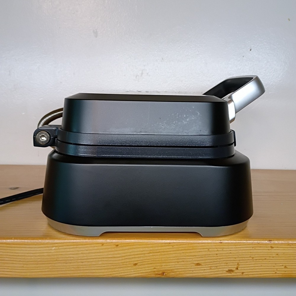 Calphalon Precision Control Waffle Maker CKCLWF3 Tested & Very Clean
