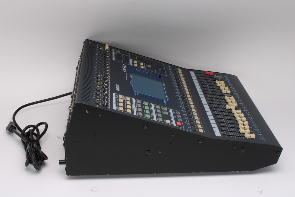 Yamaha 03D Digital 16 Channel Interface & Audio Mixing Console Mixer