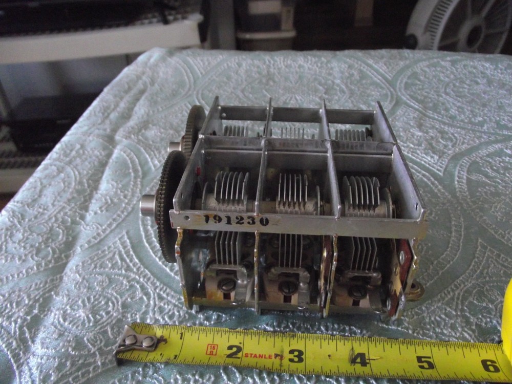 GI CORP 351-1078 VARIABLE CAPACITOR.