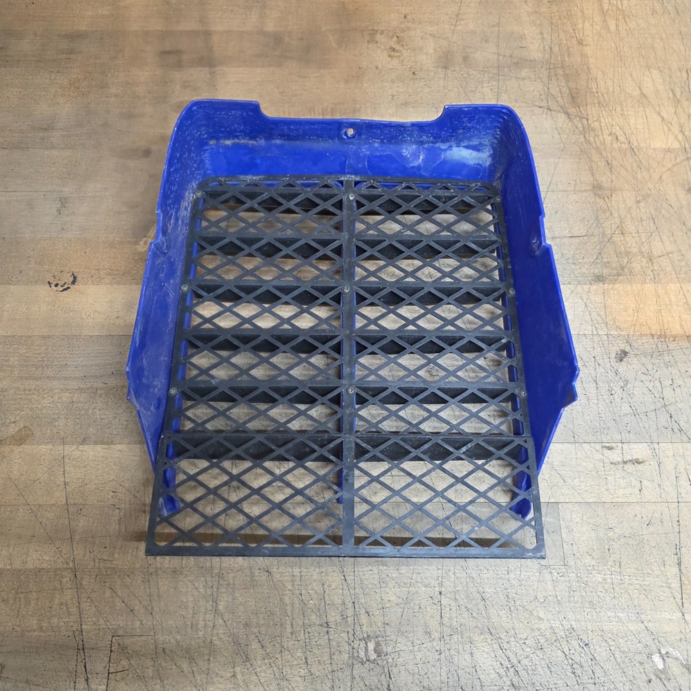 87-06 YAMAHA BANSHEE OEM RADIATOR PLASTICS