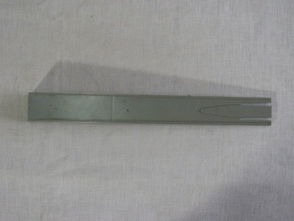Vtg AHM HO Scale Rerailer Ramp, Gray, Plastic