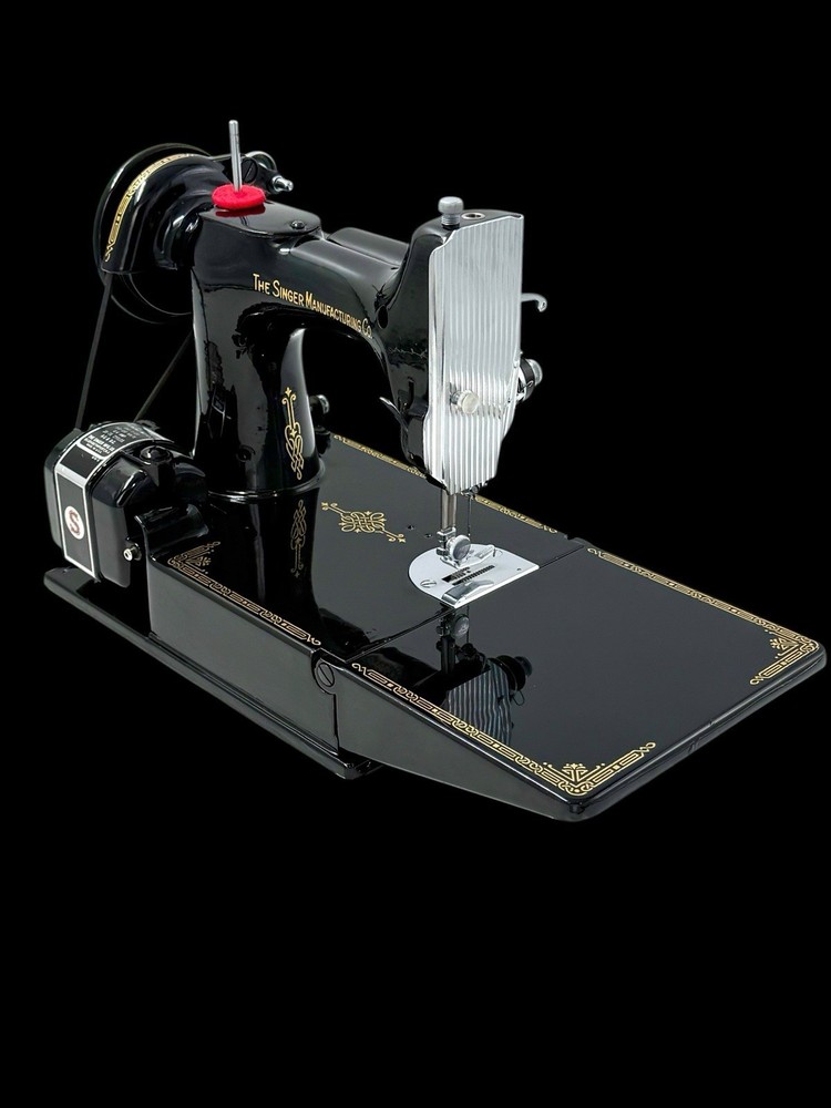 BEAUTIFUL 1950 SINGER FEATHERWEIGHT 221 SEWING MACHINE & CASE, FULLY SERVICED