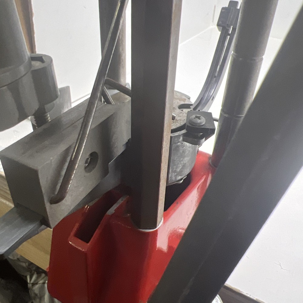 Reloading press withe mounting bolts