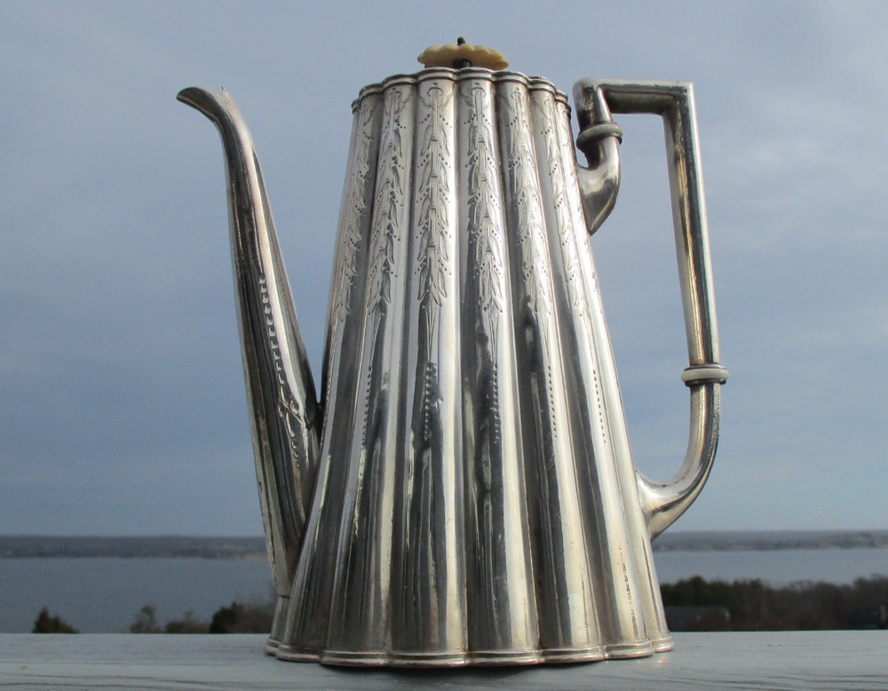 LARGE Victorian (1837-1901) SILVER PLATED COFFEE POT  :Very Nice Condition