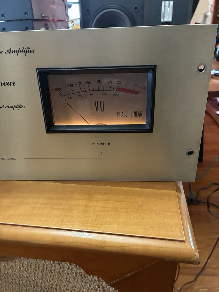 Vintage Phase Linear 400 Power Direct Coupled Solid State Amp Powers On AS-IS