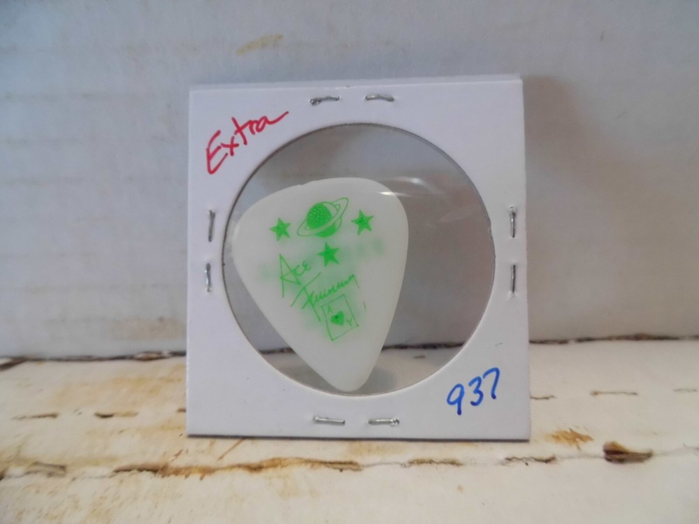 KISS "ACE FREHLEY 7/16/00 FAREWELL TOUR GUITAR PICK~READ DESCRIPTION (18A~6)