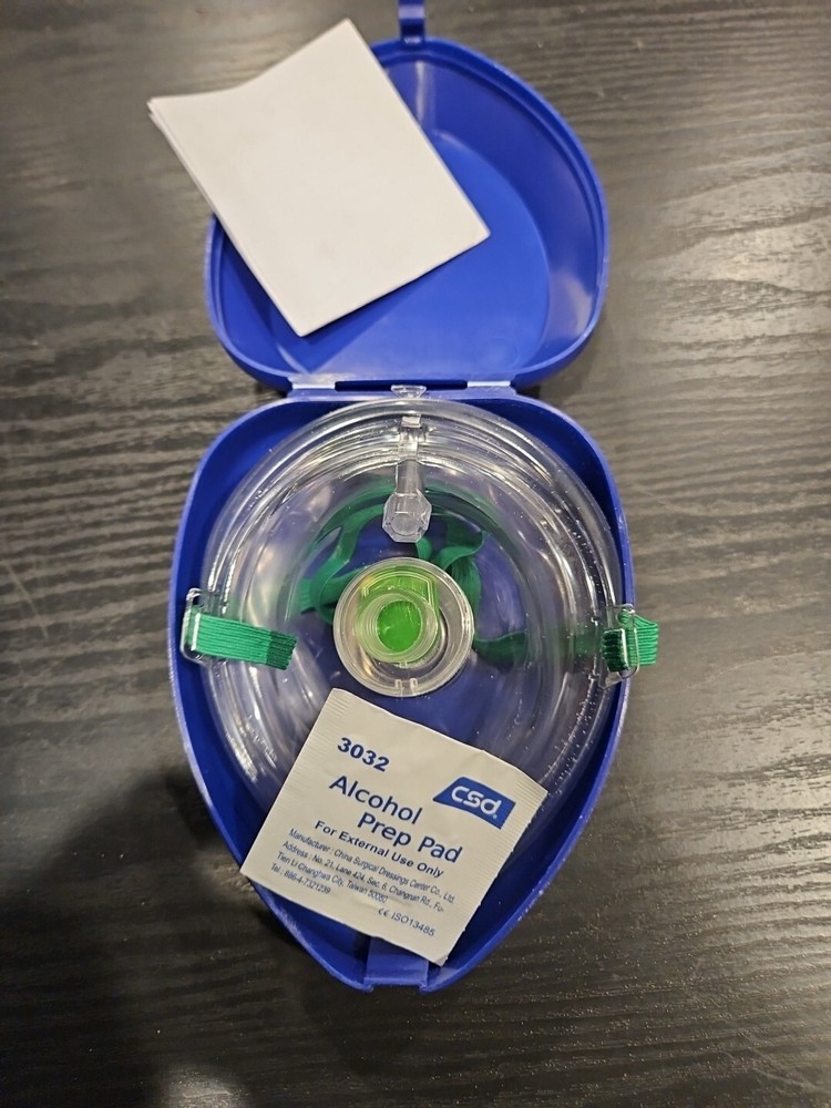 world point cpr mask with oxygen inlet