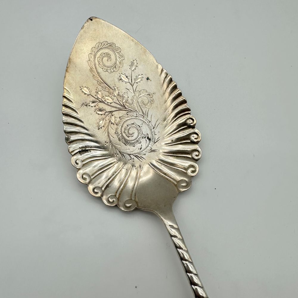 Vintage Lander Frary & Clark Celluloid Handle Cake Server