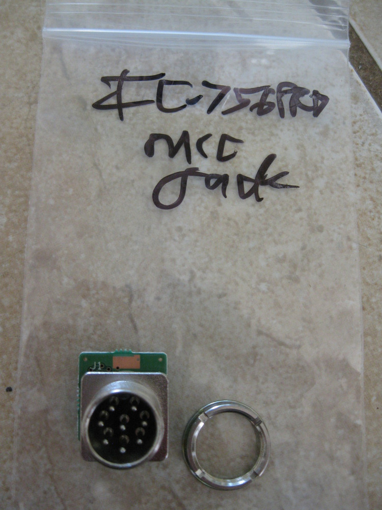 Icom Original  IC-756PRO  FRONT mic jack in Excellent shape working as it should