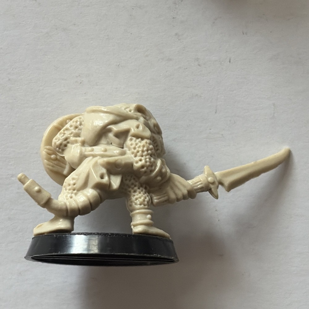 Advanced Heroquest figure Skaven (C) With Shield