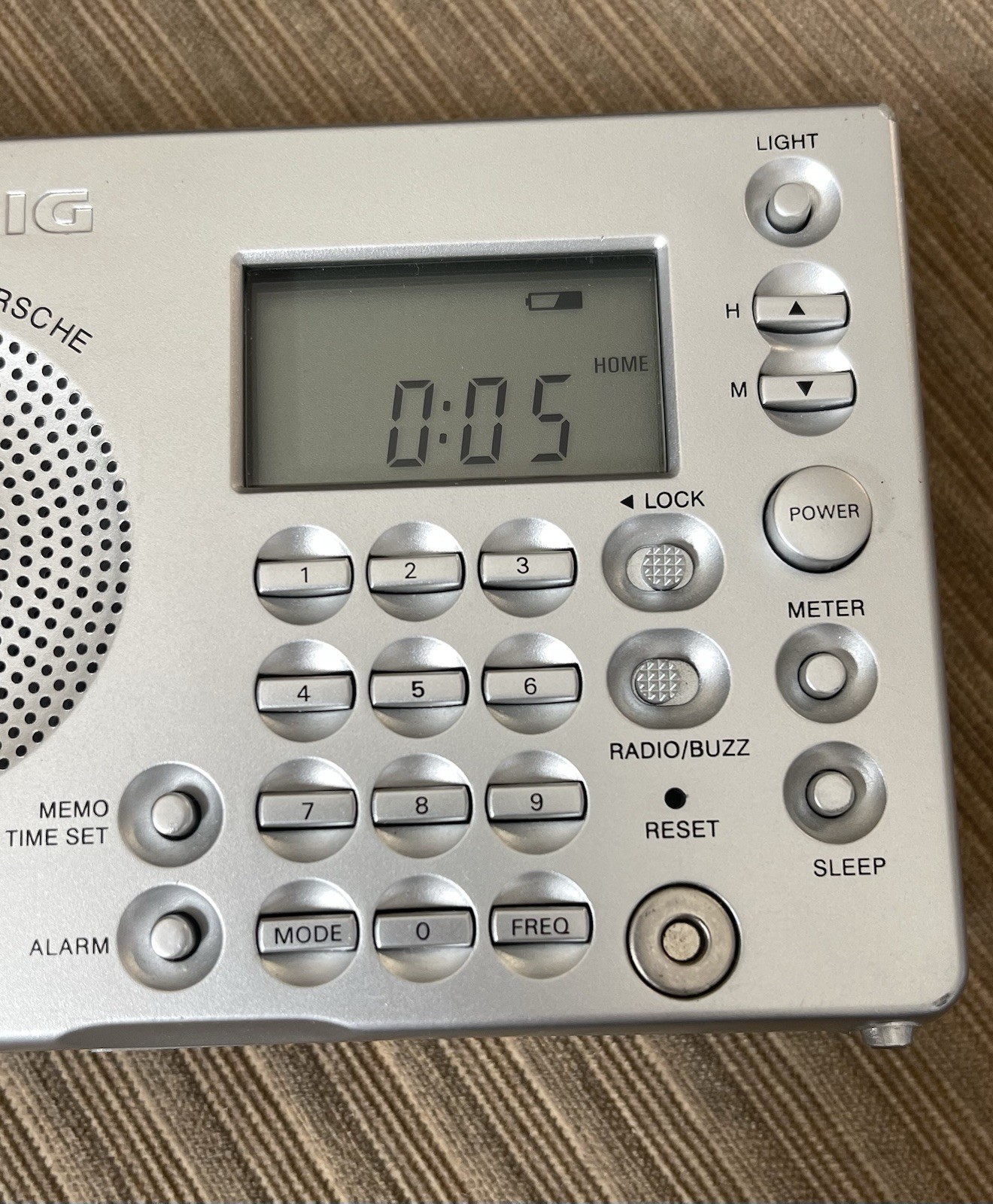 Grundig Yacht Boy World Receiver YB-P2000 SW FM Radio + Plug F.A. Porsche Tested