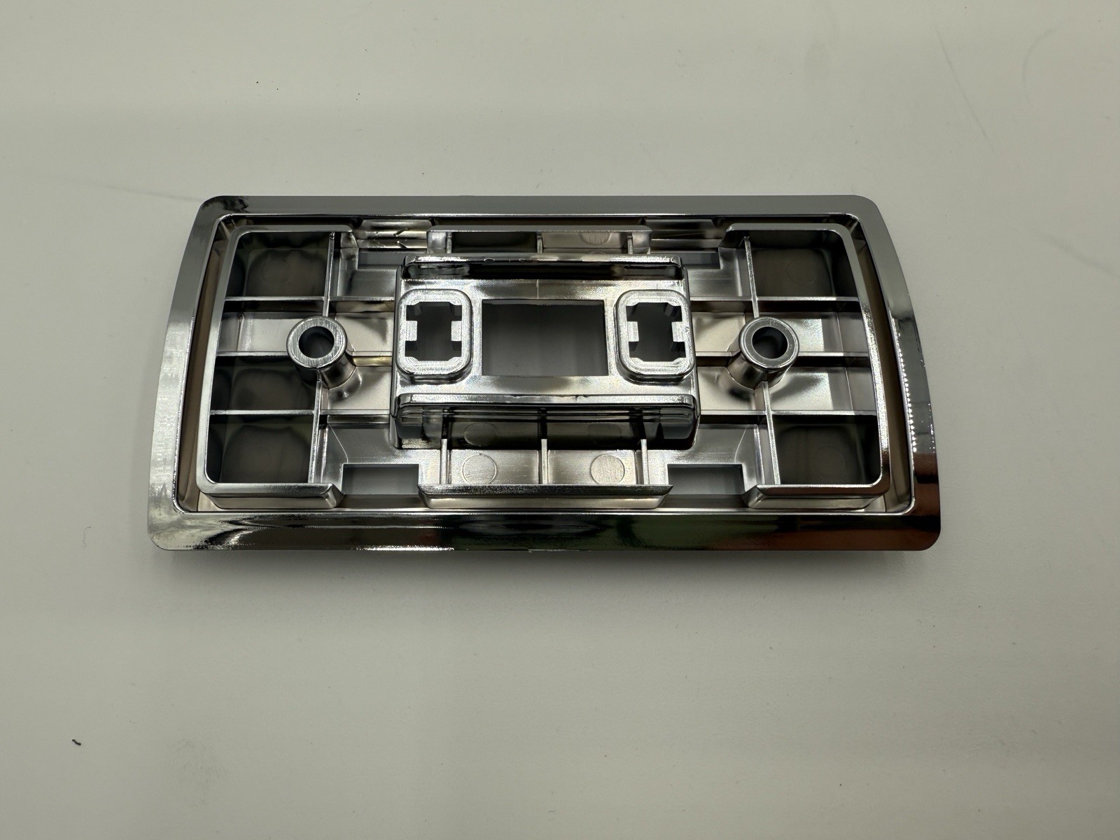 1984-87 CHEVROLET GMC C10 C20 CHROME DOME LIGHT BASE AND CLEAR LENS NEW