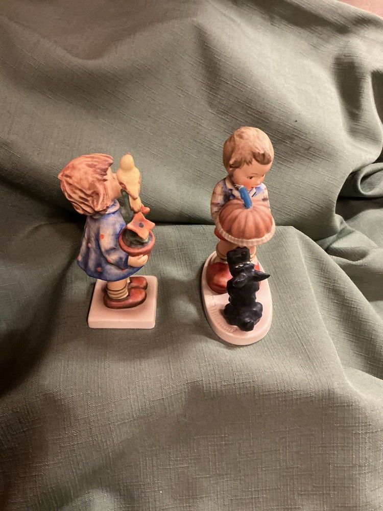 MI HUMMEL- Begging His Share & Congratulations