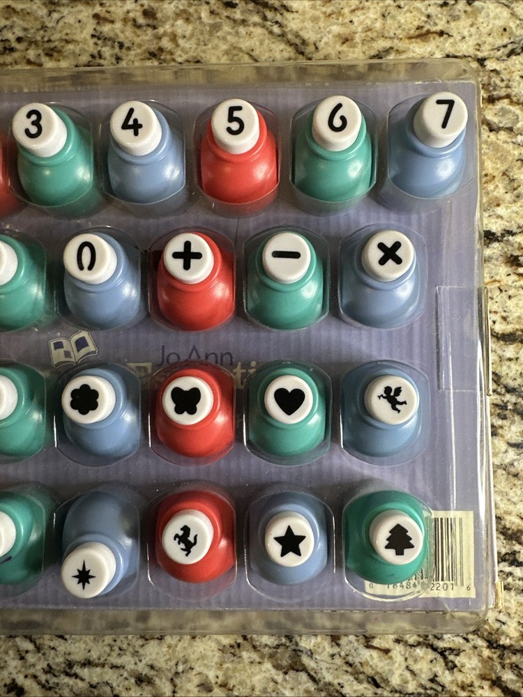 JoAnn Scrap Essentials 25-piece Variety Punch Set