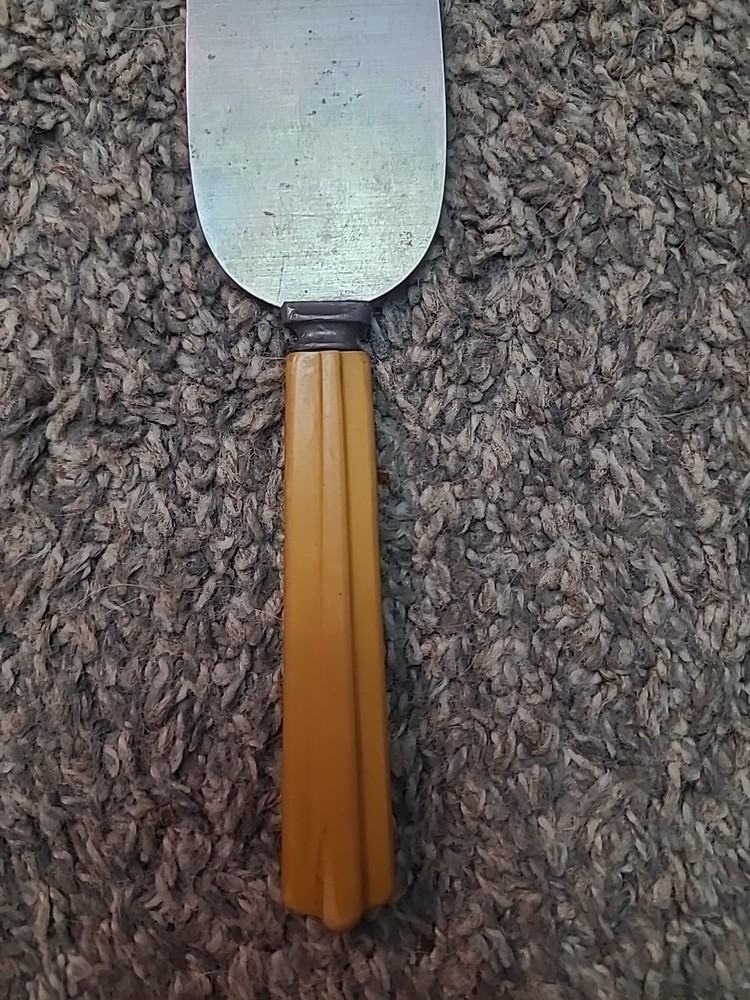 Art Deco Butterscotch Bakelite Handle Pie/Cake Server Spatula