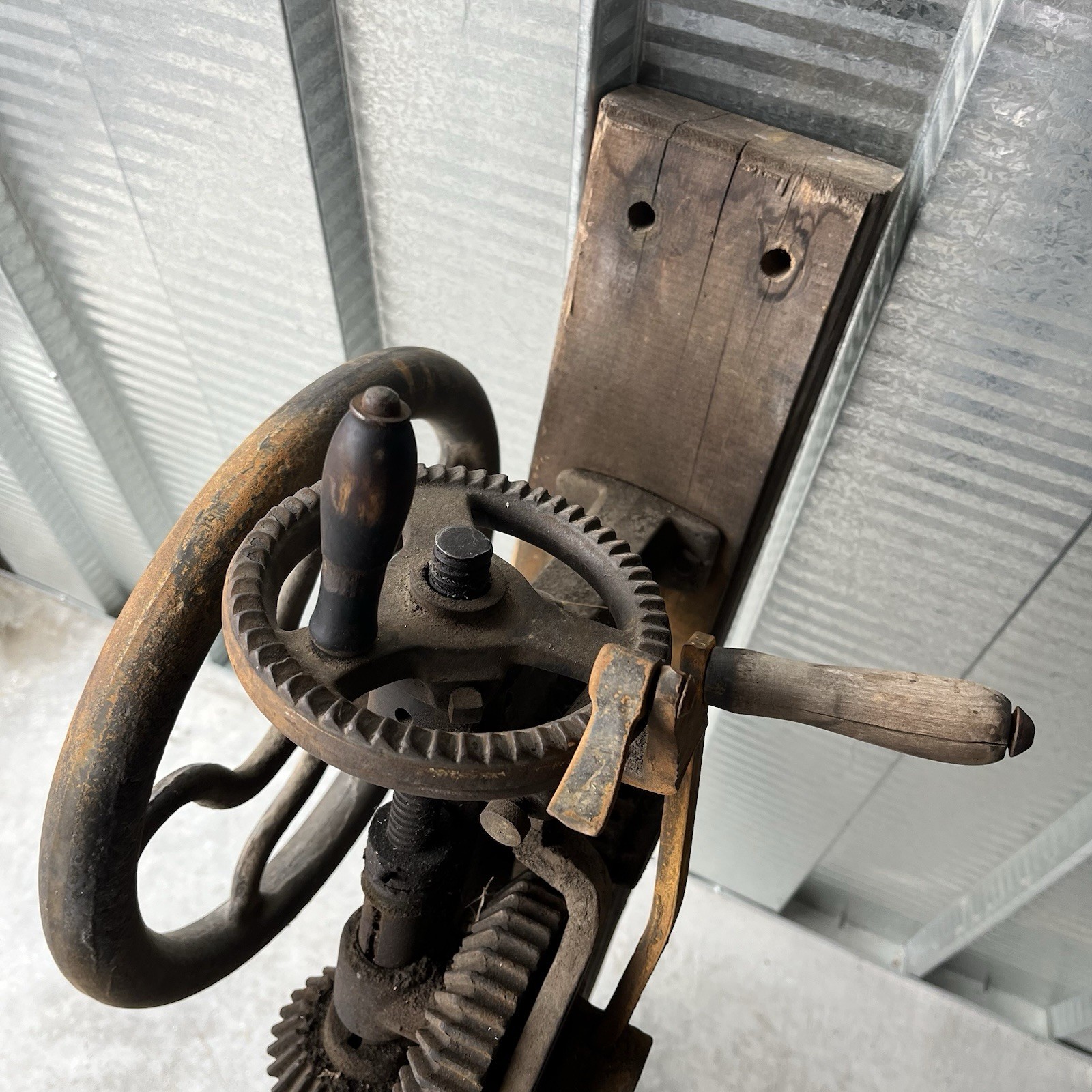 Vintage Champion Blower & Forge Co. Hand-Crank Drill Press Lancaster NOT SEIZED