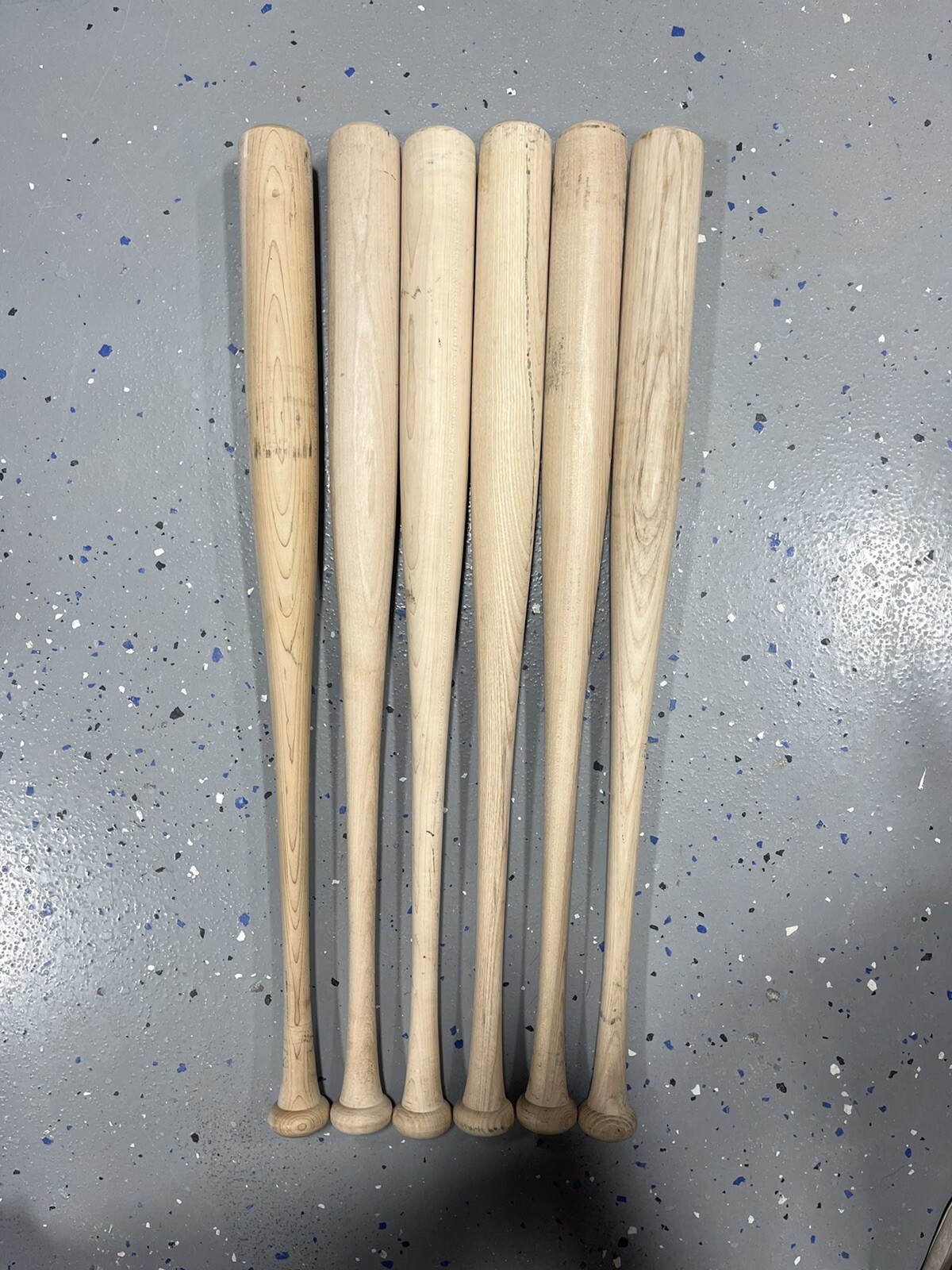 10 Pack——26”-30” Wooden Blem Baseball Bats!  (FREE SHIPPING!)