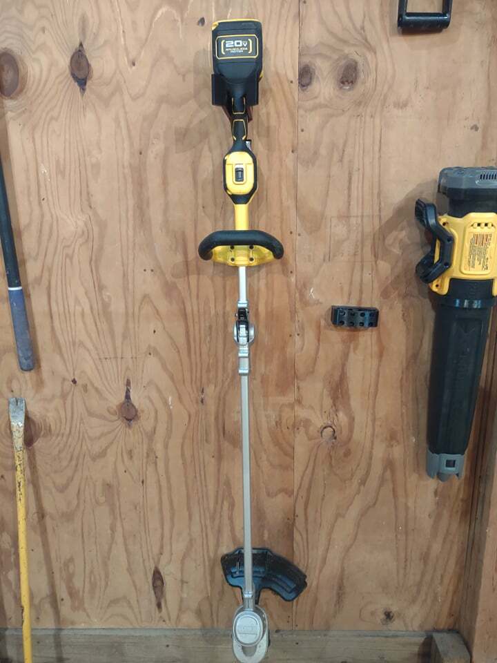 Wall mount for DeWalt 20V Max XR Brushless Leaf Blower Model# DCBL722