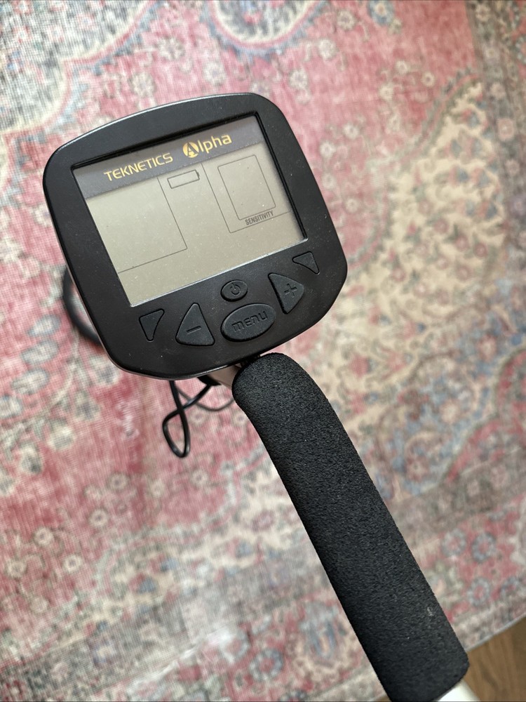 TEKNETICS Alpha Metal Detector