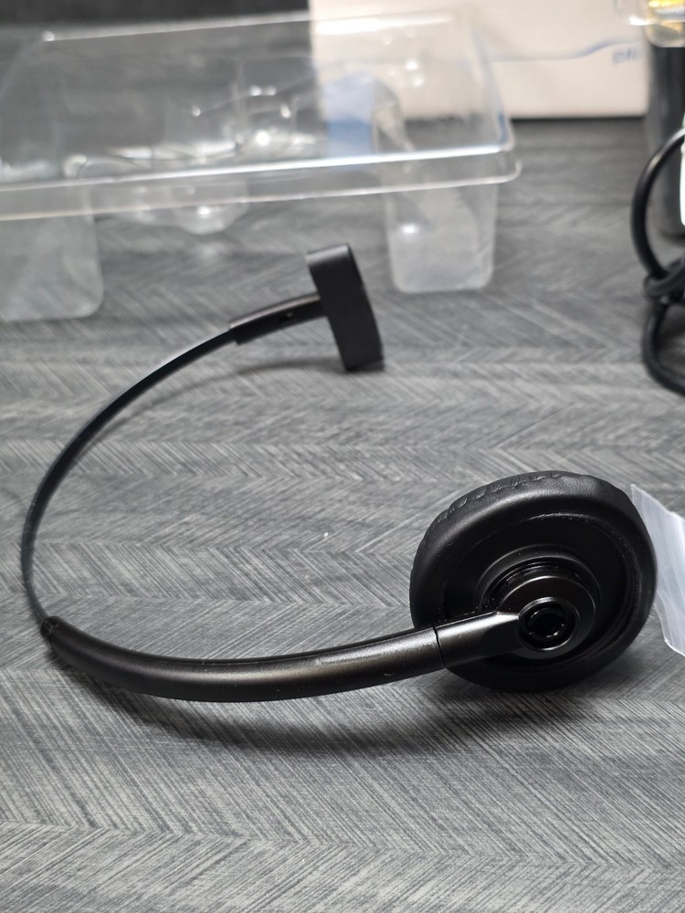 PLANTRONICS CS540 Wireless DECT Headset Black With APV-63 EHS Adapter Open Box