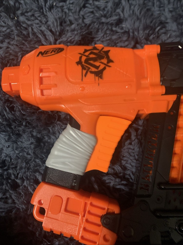 Nerf E2672 Survival System with 8 Darts for Kids