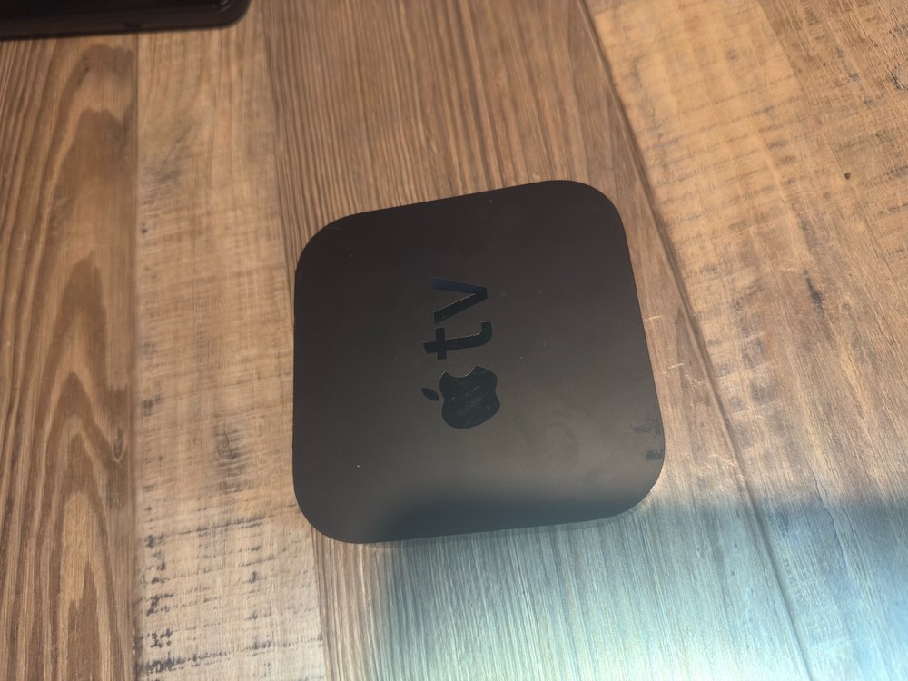 MIXED LOT ELECTRONICS - APPLE, AMAZON FIRE, ANDROID, GOOGLE, ETC AS- SHOWN BELOW