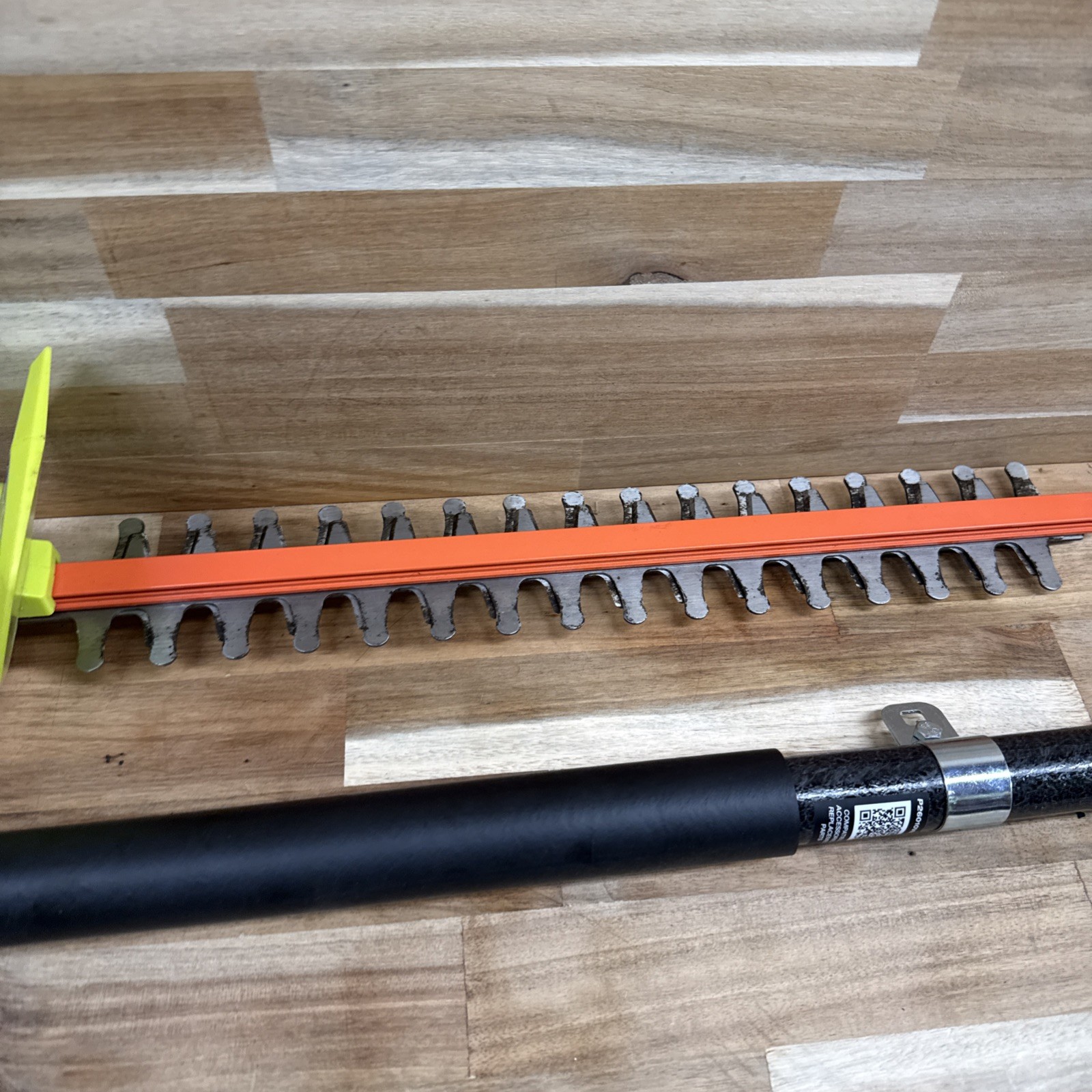 Ryobi ONE+ 18V 18 in. Cordless Pole Hedge Trimmer P2601 - Tool only - P5-7