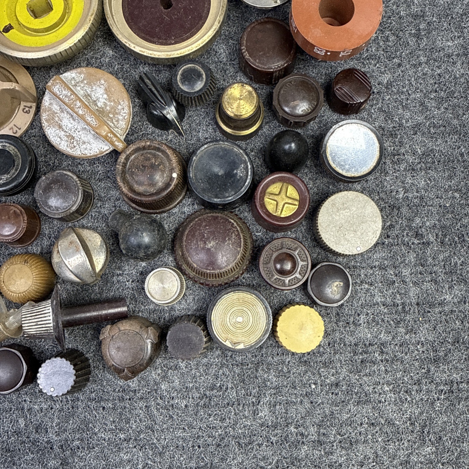 50+ Vintage Radio / TV / Equipment Knobs Used Midcentury Plastic Bakelite LOT